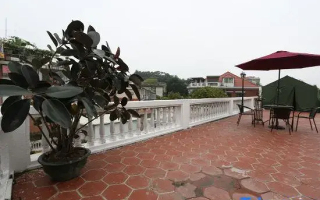 Nahai Villa Garden Hostel