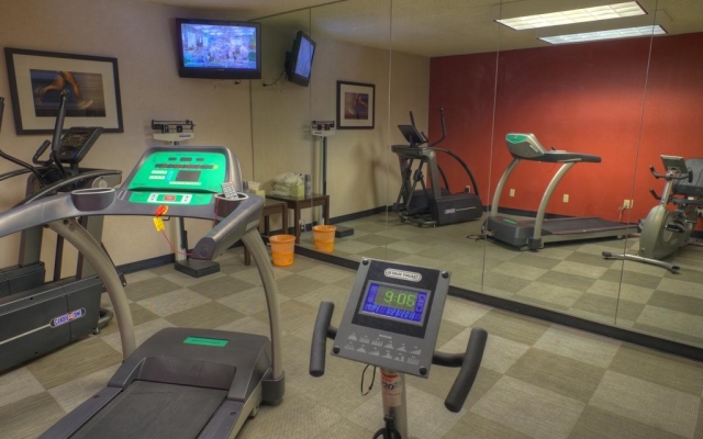 Holiday Inn Express and Suites Phoenix Midtown