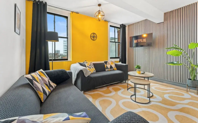 3 Bed Flat - Sleeps 8 - Parking - Wifi