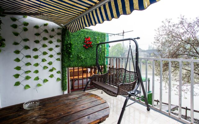 Wuzhen Helan Bridge Inn