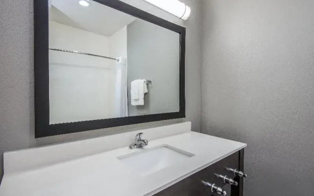 Holiday Inn Express & Suites Stillwater - University Area