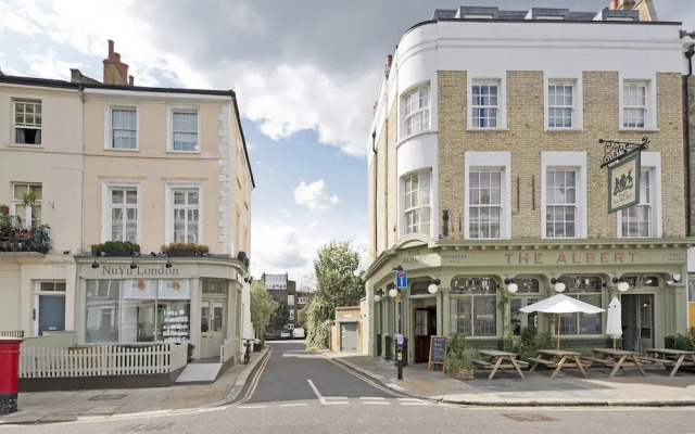 Superb Studio Apartment With Garden Views Near Camden