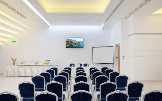 Karalis City Hotel