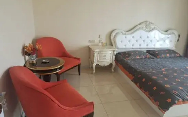Happiness e Home Apartment