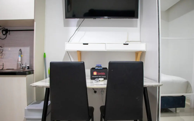 Scenic And Comfortable Studio At West Vista Apartment – Guest Rooms – Jakarta