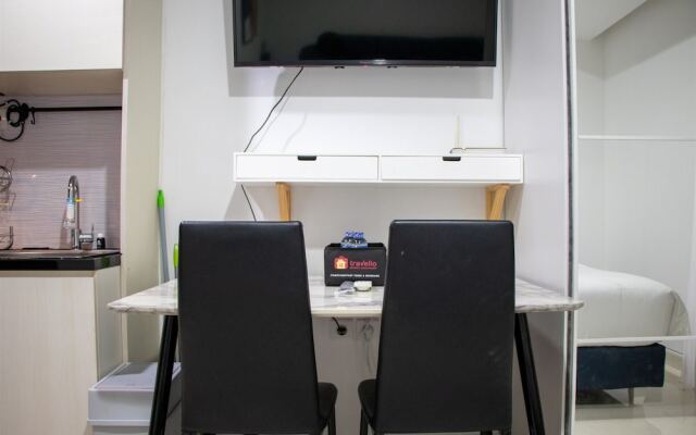 Scenic And Comfortable Studio At West Vista Apartment