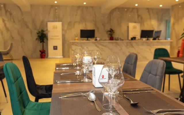 Lh HOTELS