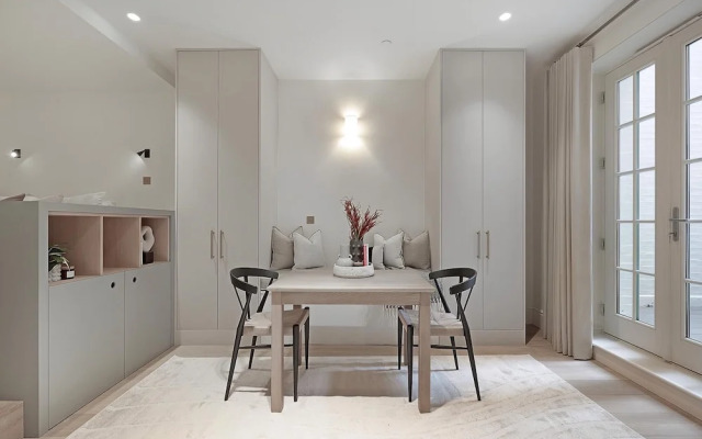 Stylish Earl's Court Studio Plus Patio