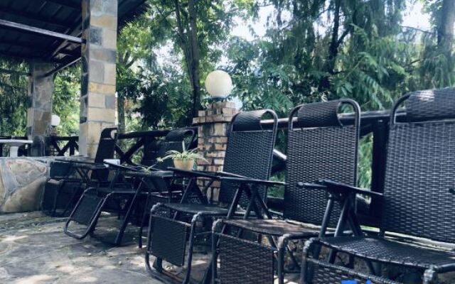 Xingyi Mountain Breeze Inn