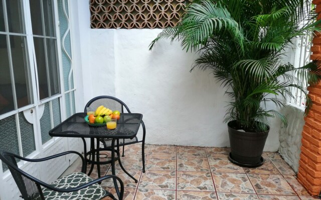 Cozy Obelisk Apartment