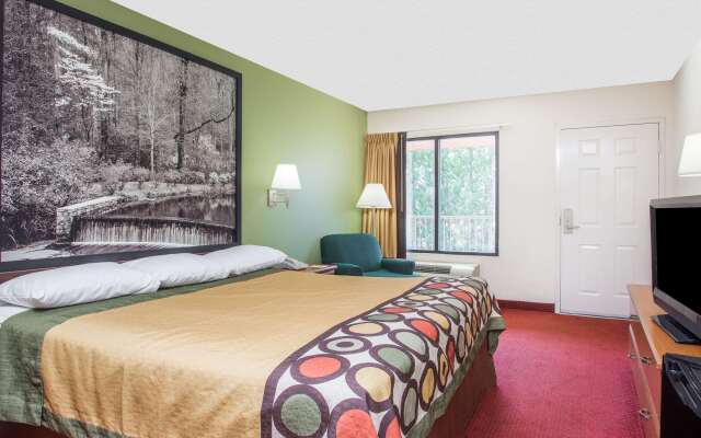 Super 8 by Wyndham Lavonia