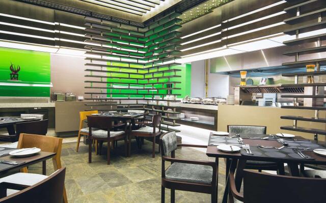 Ayla Bawadi Hotel & Mall