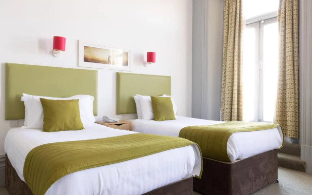 The New Southlands Hotel