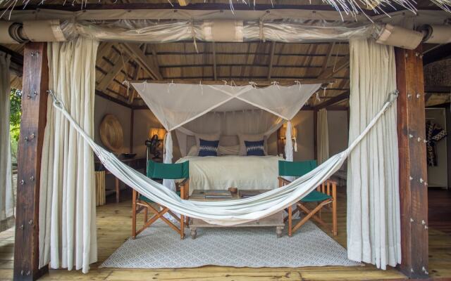 Sindabezi Island Camp