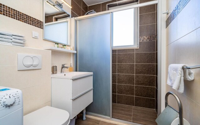 Awesome Apartment in Dubrovnik With 2 Bedrooms and Wifi