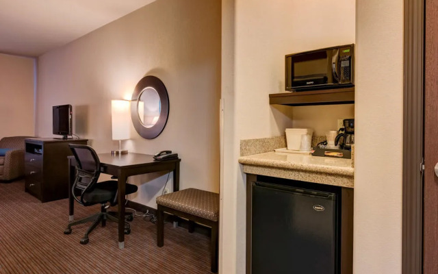 Comfort Inn & Suites