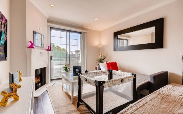 Gorgeous LA LA Land Beverly Hills 2BR - Fast Wifi - Free Parking! (BW2)