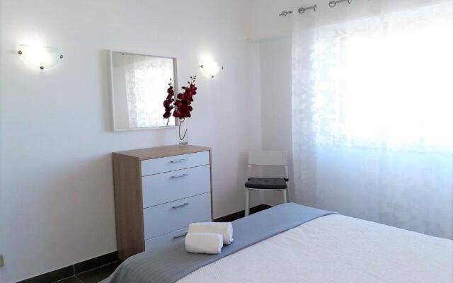 Torre 6- Vista Cidade, Aconchegante, 80mt Praia, Wifi