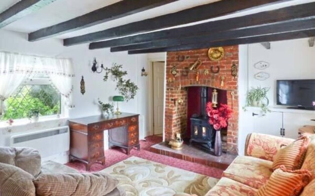 1 Fakenham Road