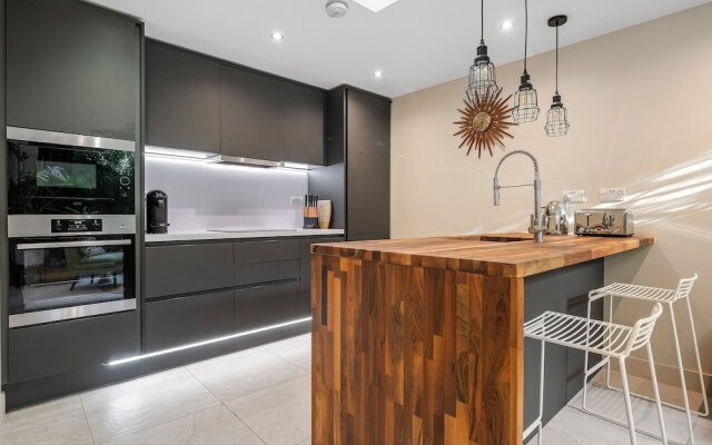 Luxury Central London Apartment With 3 Bedrooms