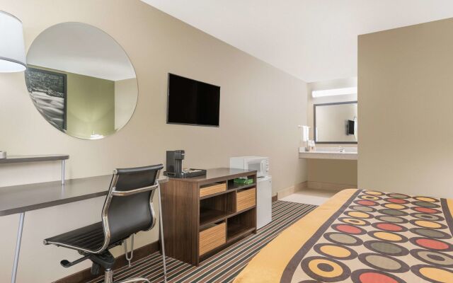 Super 8 by Wyndham Bryant Little Rock Area