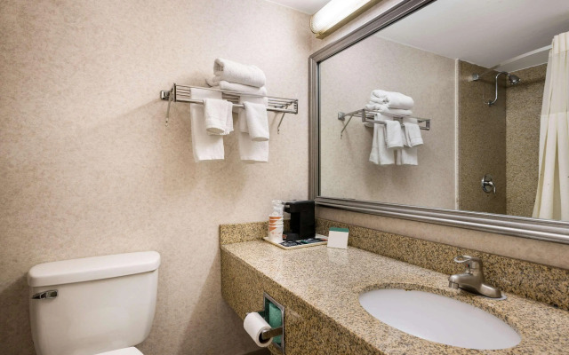 Quality Inn & Suites Syracuse Fairgrounds
