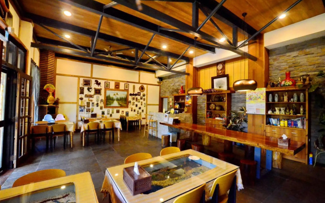 Shiyai Taoyuan B & B