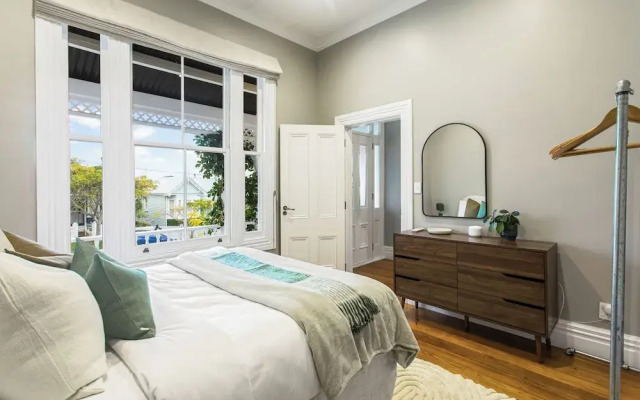 Timeless Executive Family Home - Spa