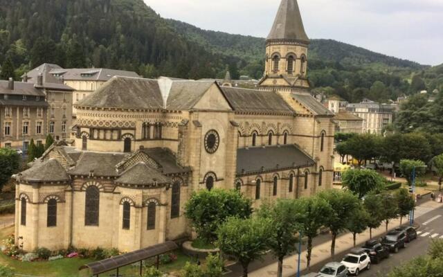 Appartement spacieux 78m2 plein centre, balcon, jusqu’à 6 personnes