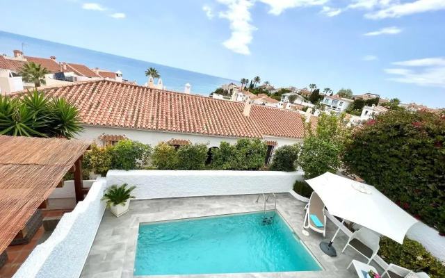 Wonderful house just above the Sea