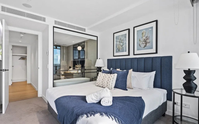 Luxury Beachfront 1-bed Apartment With Pool & Gym – Guest Rooms – Gold Coast
