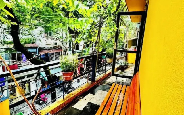 Autumn Hanoi House Bat Su