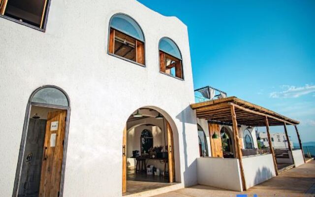 Rousseau homestay in Fuxian Lake