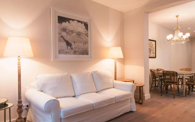 PYR Select Plaza Santa Ana