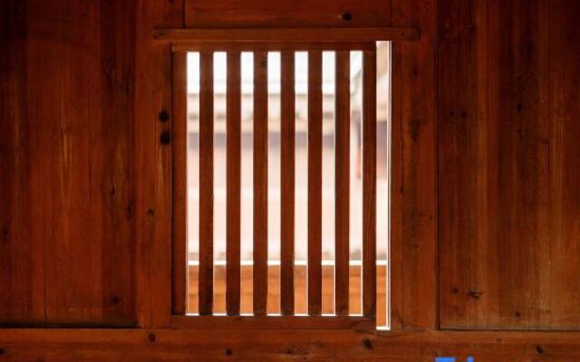Yunshui Ruyi Travel And DL Tulou Culture B&B