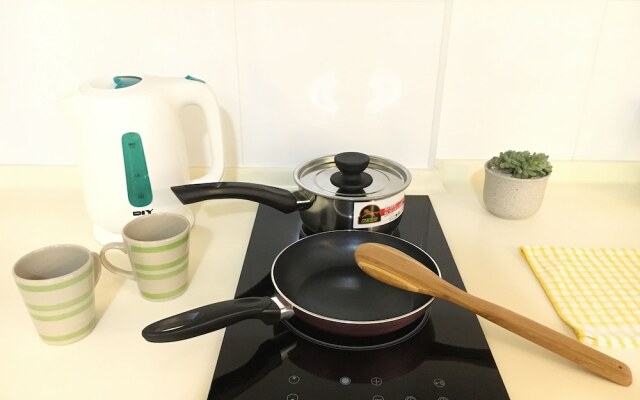 Suria Jelutong Cozy Studio by BeeStay