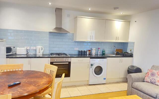 Spacious Two Double Bedrooms Flat, H 5