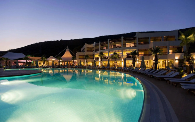 Latanya Park Resort
