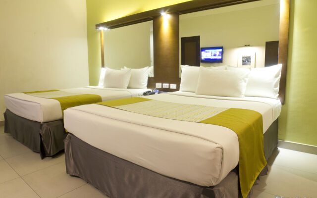 Microtel by Wyndham Acropolis