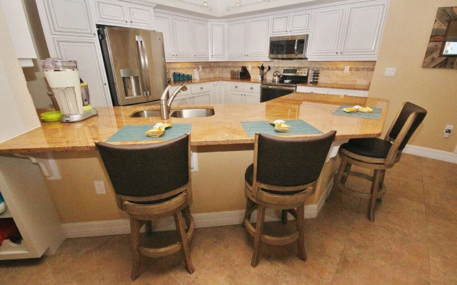 Oceanwalk 17-605 Apartment 3