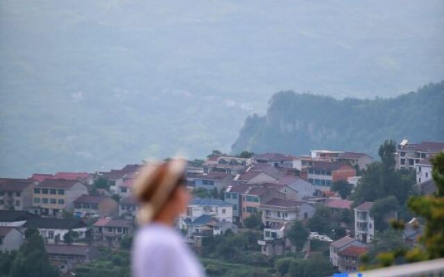 Xinchang Mountain Letter · Cloudside Homestay