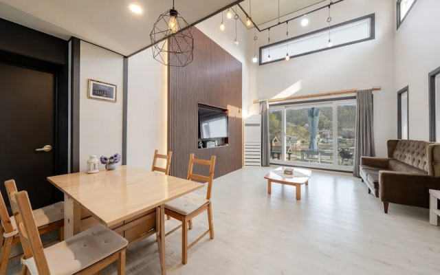 Yeonorang Park Pool Villa in Pohang