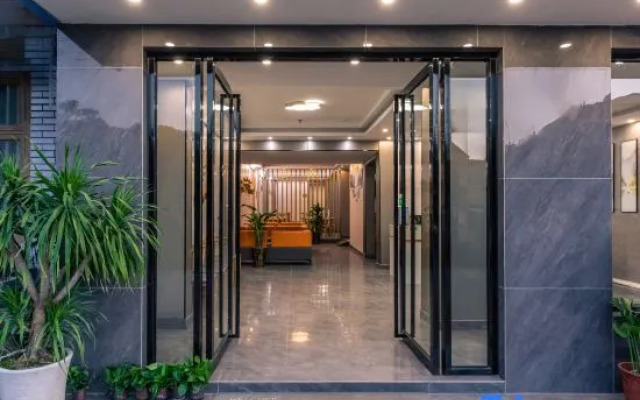 Haluoqing·Mountain View Luxury Vacation Homestay (Yangshuo Qiangu Qing Store)