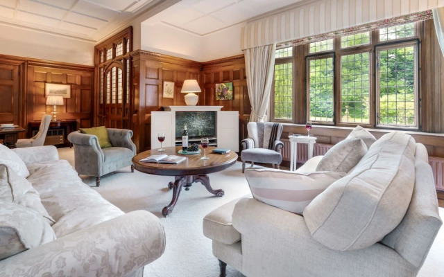 Richmond Place - Apartment in Private Mansion