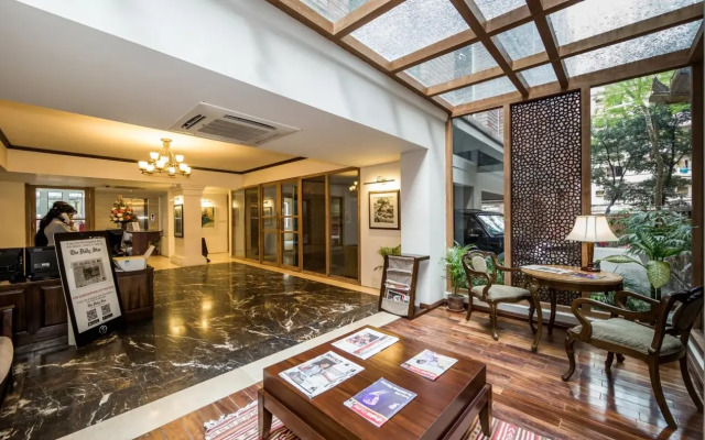 The Colonial Residence & Suites