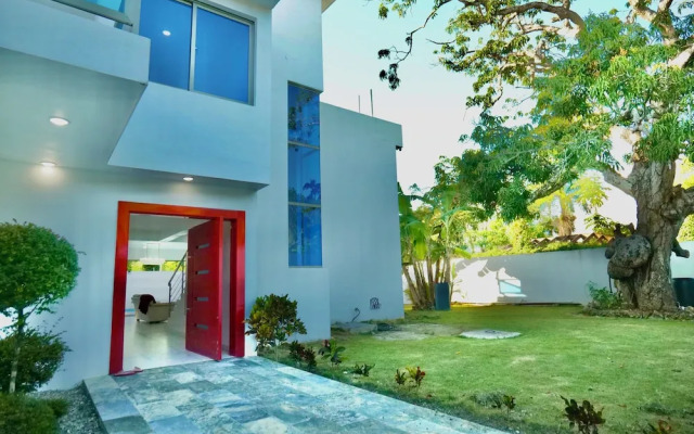 Villa Pravda Guerra 4BR 6BDS 12PAX
