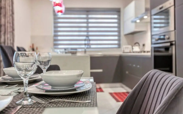 Luxury 3 BR Apt in Gzira Near Sliema - Stjulians
