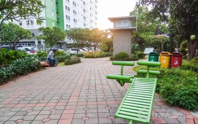 Comfy 2Br Near Mall At Green Pramuka City Apartment