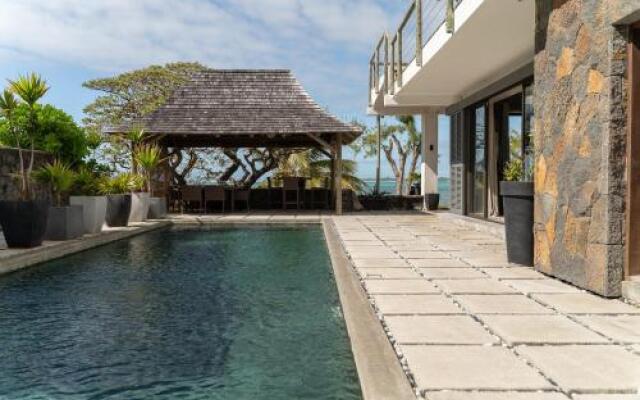 Koki Bonheur Beachfront Villa By StayMauritius