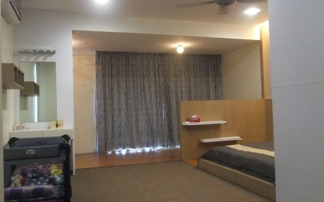 iBook 1 - Luxury Holiday Homestay